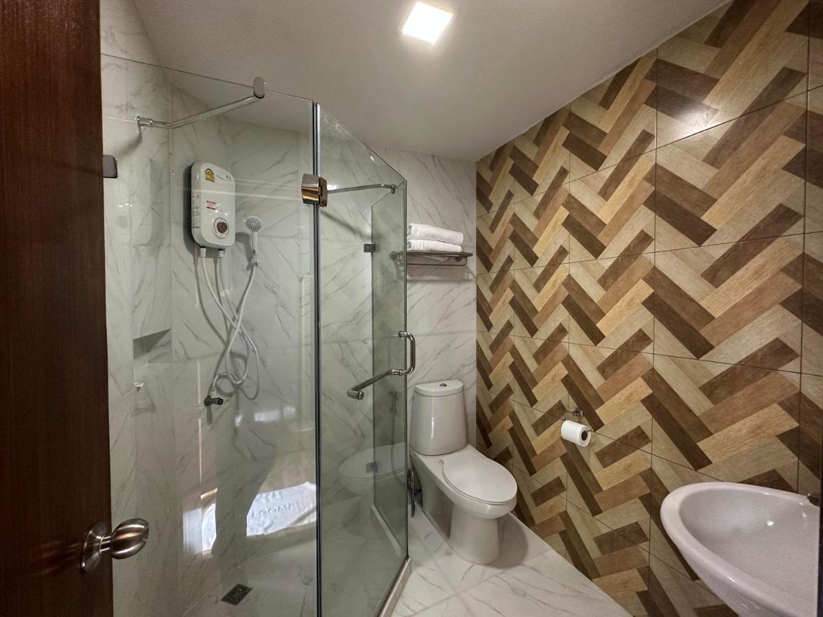 Plernpetch Hotel Surat Thani Ngoại thất bức ảnh