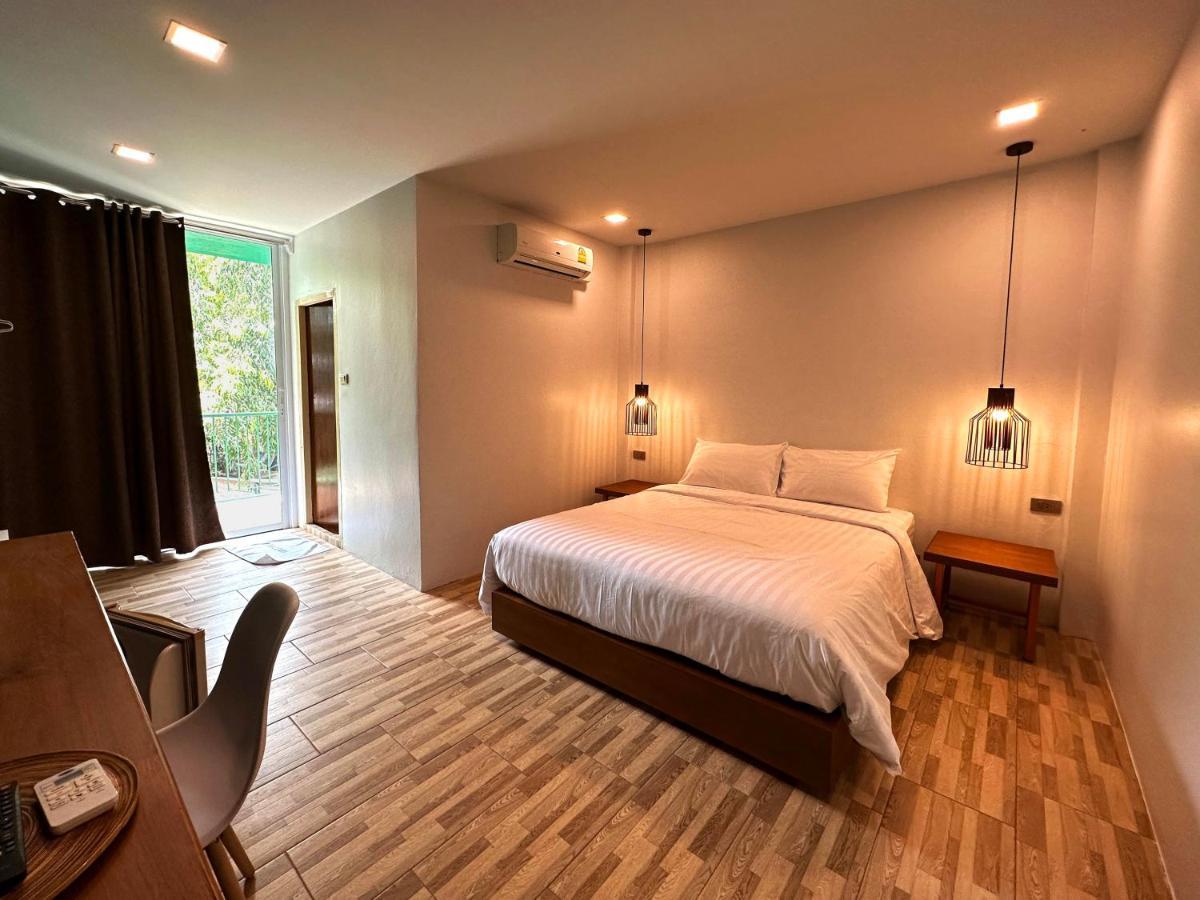 Plernpetch Hotel Surat Thani Ngoại thất bức ảnh