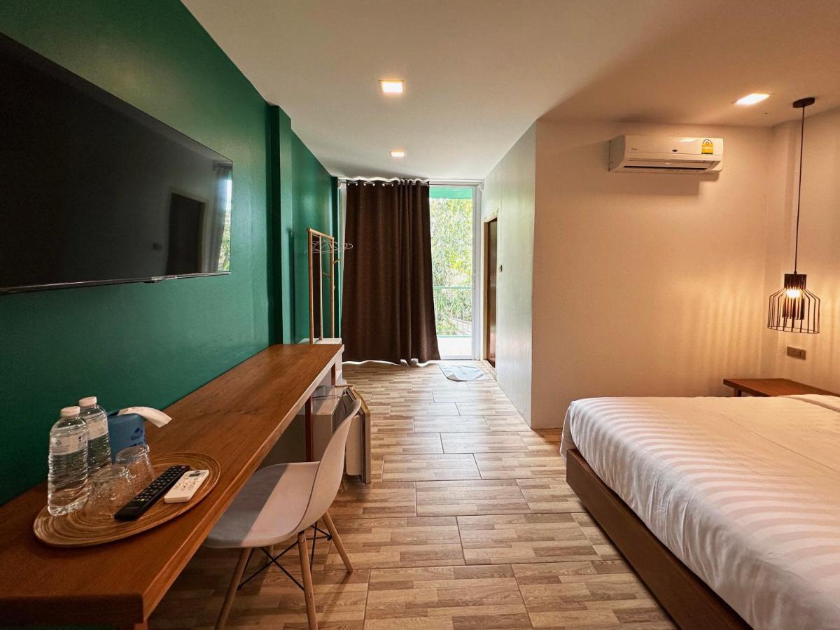 Plernpetch Hotel Surat Thani Ngoại thất bức ảnh