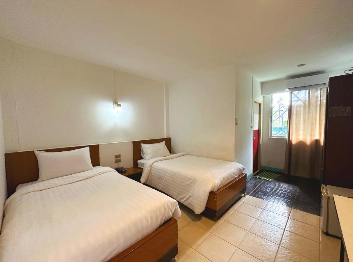 Plernpetch Hotel Surat Thani Ngoại thất bức ảnh