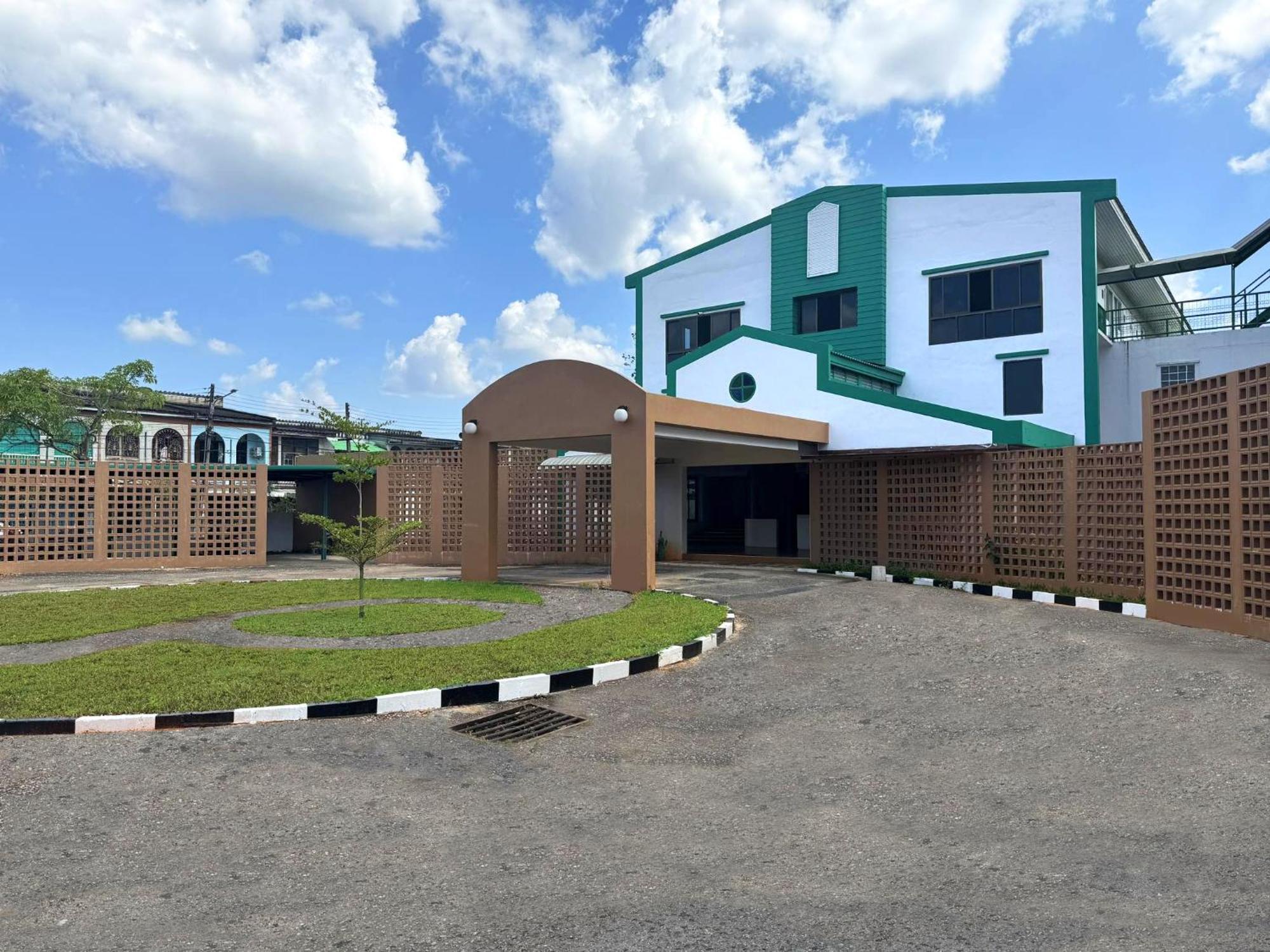 Plernpetch Hotel Surat Thani Ngoại thất bức ảnh