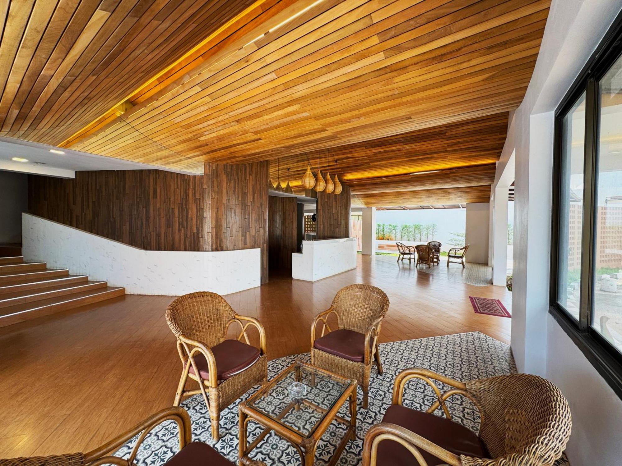 Plernpetch Hotel Surat Thani Ngoại thất bức ảnh