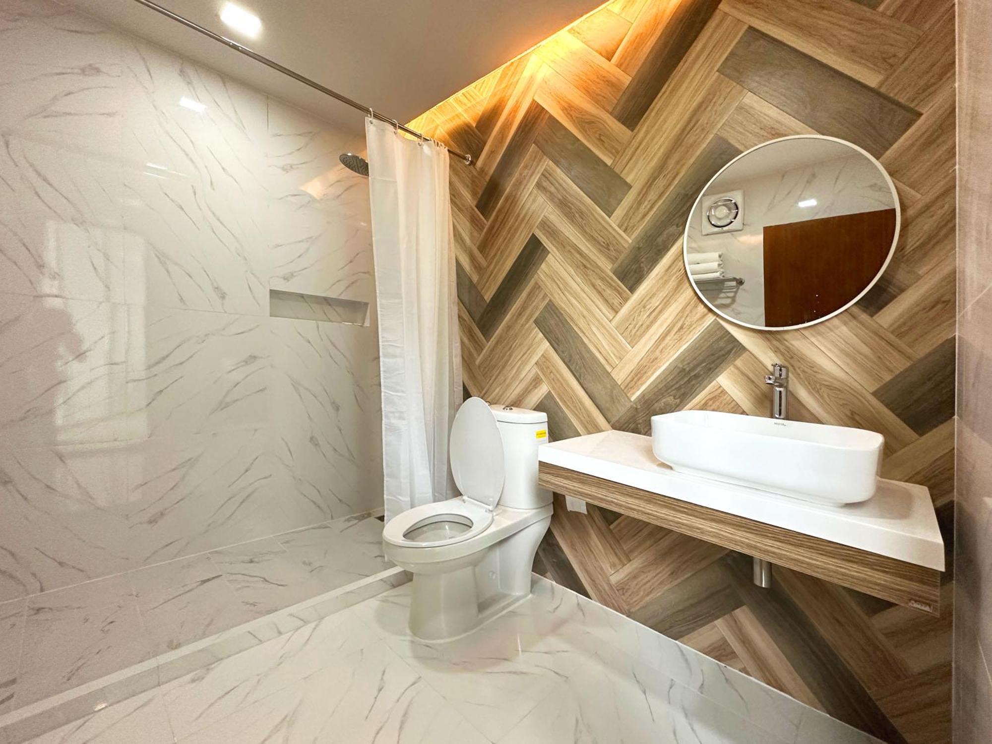 Plernpetch Hotel Surat Thani Ngoại thất bức ảnh