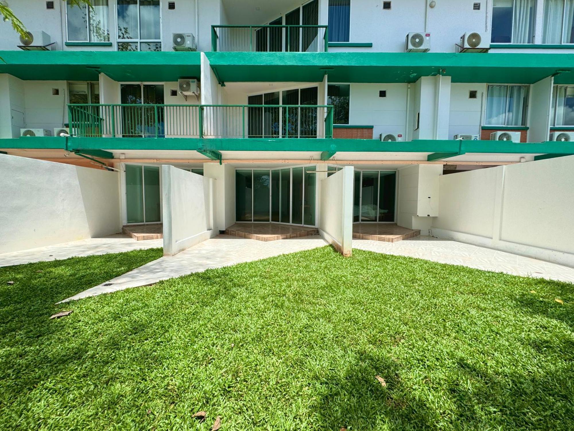 Plernpetch Hotel Surat Thani Ngoại thất bức ảnh