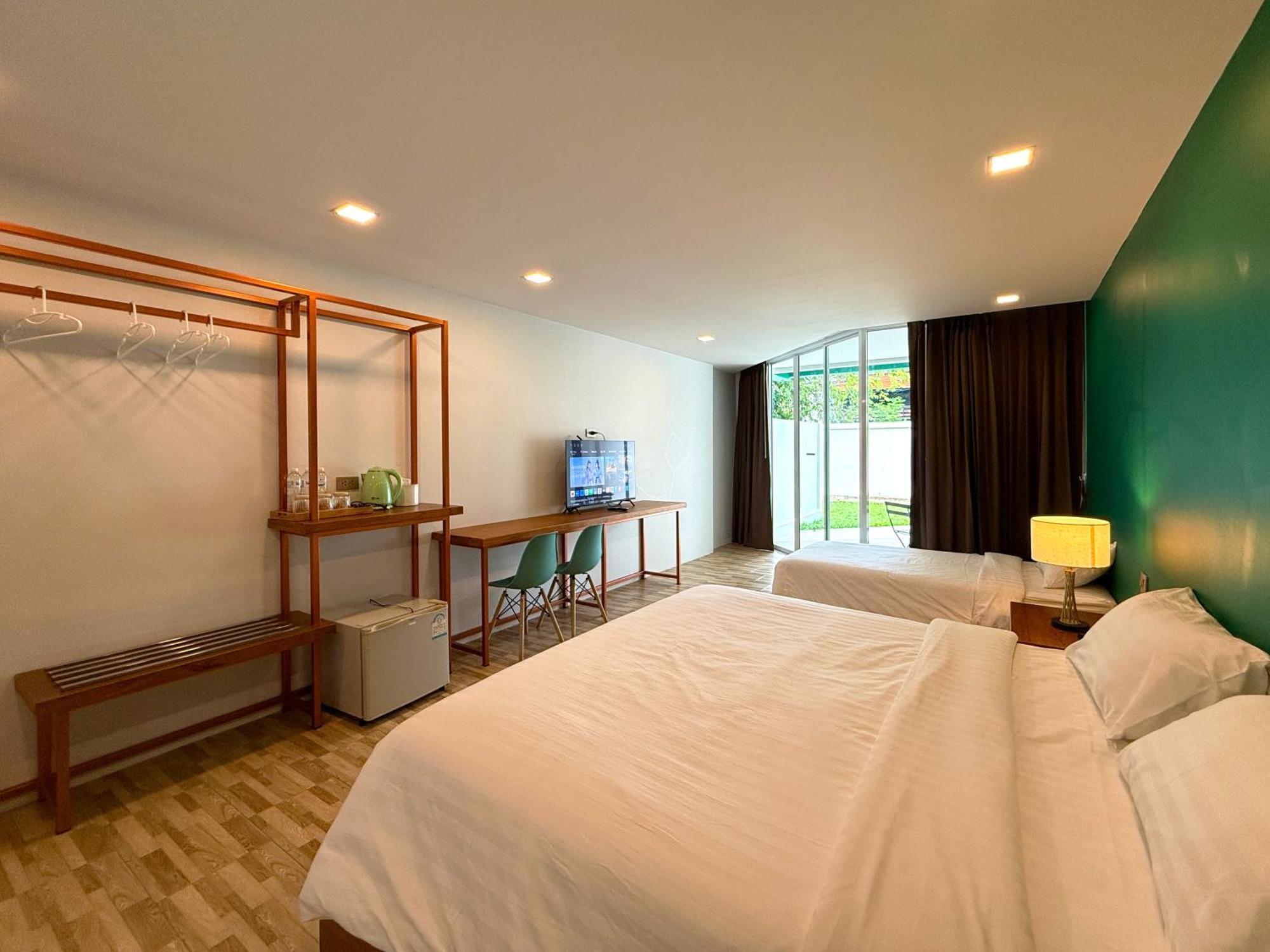 Plernpetch Hotel Surat Thani Ngoại thất bức ảnh